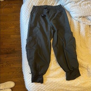 Lululemon cropped cargo pants